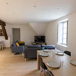 Magnifique Renove Dans Apartament *